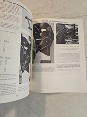 Allis Chalmers Gleaner G Self-Propelled Combine Operators Manual