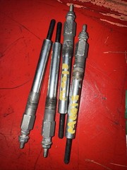 Isuzu 4LE2X4 Glow Plugs 4 Cylinder Diesel Engine Oem