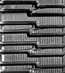 Fits Terex SR-80 – 18″ TNT Heavy Duty Multi-Bar Pattern CTL Rubber Track