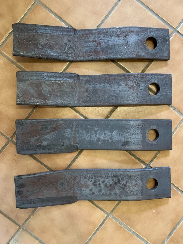 Rotary cutter blade set for Bush Hog 109 3108 3209 – 2 7828BH 2 7829BH