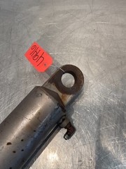 Massey Ferguson MF 2775 Tractor 3pt Lift Cylinder 1610040M91