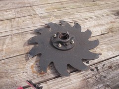 Yetter Sharktooth 2967 602 530155 OP 658010 AR-1 planter wheel w/ center hub