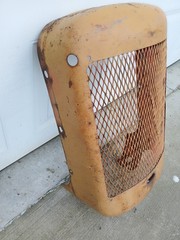 VINTAGE ALLIS CHALMERS MODEL C TRACTOR GRILLE, USED