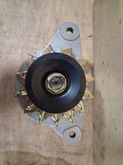 Isuzu 1812000781, 1-81200-078-1 Hitachi 24V 20A alternator LT220-11C