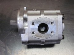 OEM Kayaba Gear Pump From Hitachi for UH23 UH081 UH121 UH143 UH171 UH172-Japan