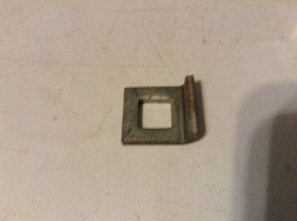 ZA105429 – A New Tine Clip for an IH 27, 37, 46, 47, 57, 420, 428, 430 Balers