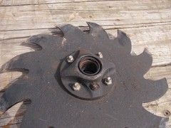 Yetter Sharktooth 2967 602 530155 OP 658010 AR-1 planter wheel w/ center hub
