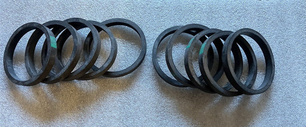 Lot of 10 Gaskets – 2-7/8″ OD x 2-1/2″ ID x 2-3/8″ Thick – Possibly Parker