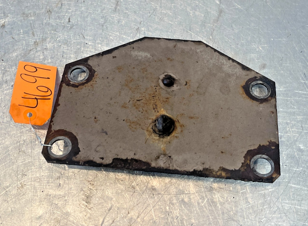 1979 Massey Ferguson MF 2775 Tractor Lower Transmission Clutch Cover Plate