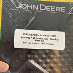 JOHN DEERE AutoTrac Universal (ATU) Operators Manuals, English, French, Spanish