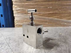 ANDERSON GREENWOOD CROSBY PTMVIS4SG Stainless Steel Manifold Valve