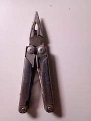 Leatherman Surge ™ Multi-Tool Pliers, Stainless Steel Multitool with Knife, Saw,