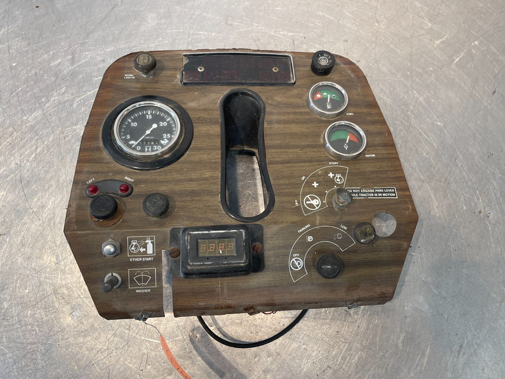 1979 Massey Ferguson MF 2775 Tractor Dash Instrument Panel