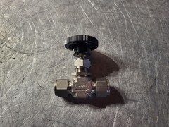 Swagelok 1/2″ Integral Bonnet Needle Valve SS-1RS8