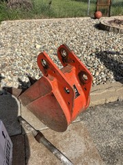 Kubota BT2930 Two Tooth Bucket for Backhoe Loader Attachment Heavy