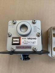 (MC78) SMC VR2110 Valve with Fittings