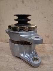 Isuzu 1812000781, 1-81200-078-1 Hitachi 24V 20A alternator LT220-11C