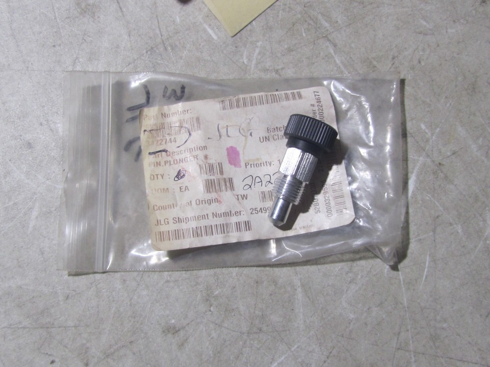 NEW GENUINE OEM JLG 3422744, Pin, Plunger