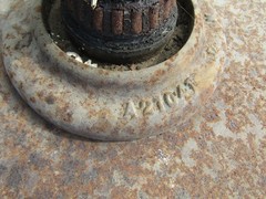 JOHN DEERE PLOW COULTER SPINDLE ASSEMBLY a21040 a21041