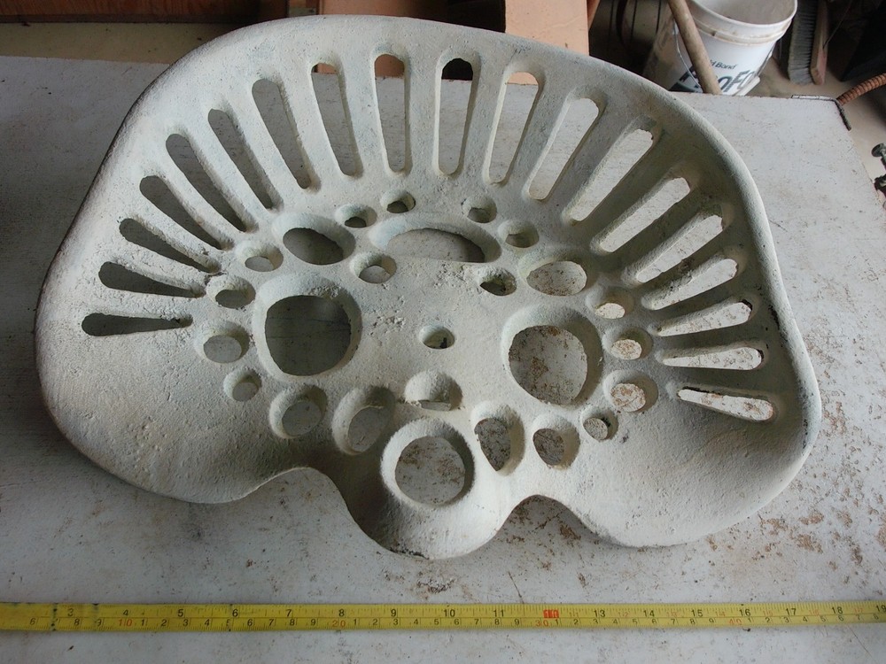 Vintage Cast Iron Tractor Seat Unbranded Painted Lot 26-16-20-N