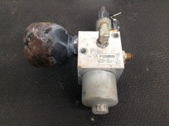 Hyundai HL757TM-9 Hydraulic Valve – Used | P/N 31LN10310