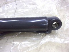 68817-67510 GENUINE OEM KUBOTA HYDRAULIC BOOM CYLINDER ASSEMBLY R400B