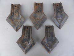 (5) Five 31-44 5″ Cast Iron Cultivator Sweeps 2-1/8″ CTC 7/16″ Bolts