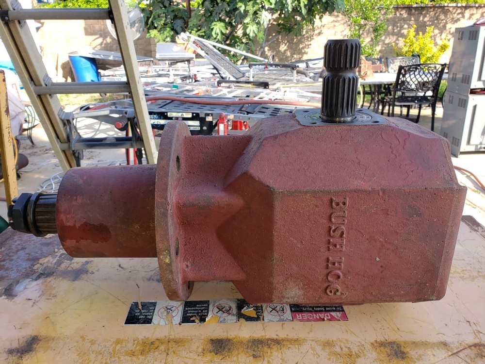 BUSH HOG GEAR BOX ASSEMBLY PART # 70997