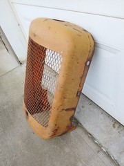 VINTAGE ALLIS CHALMERS MODEL C TRACTOR GRILLE, USED