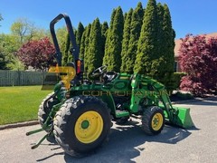 2019 John Deere 3033R Tractor