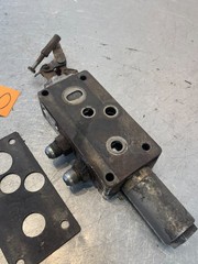1979 Massey Ferguson MF 2775 Tractor Hydraulic Valve
