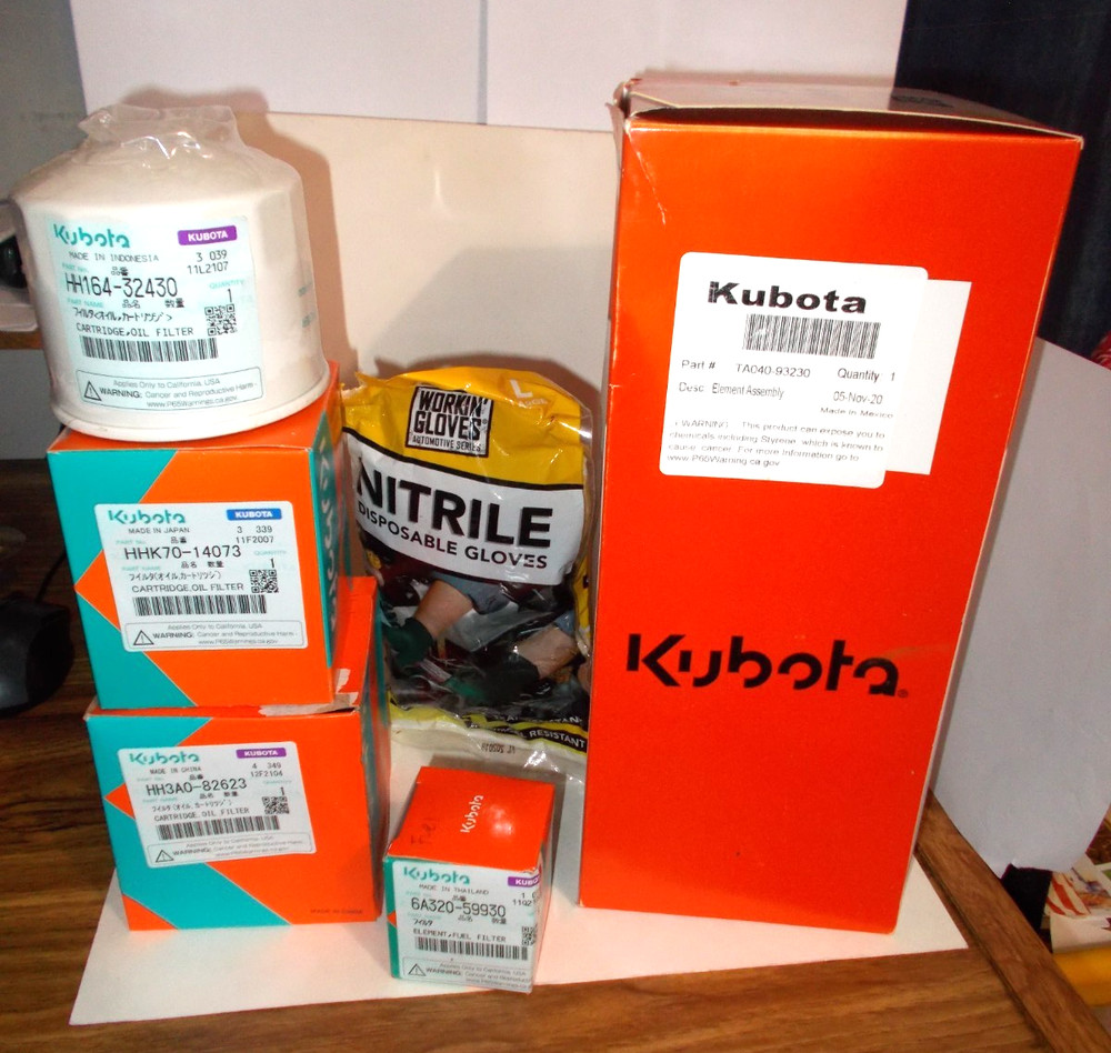 5 KUBOTA PART LOT: 3-OIL FILTERS,FUEL FILTER & AIR FILTER + BONUS NITRILE GLOVES