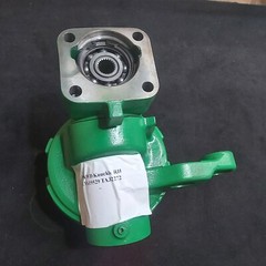 Genuine John Deere MFWD Knuckle RH – LVA19529 / TA32272 – Excellent Condition