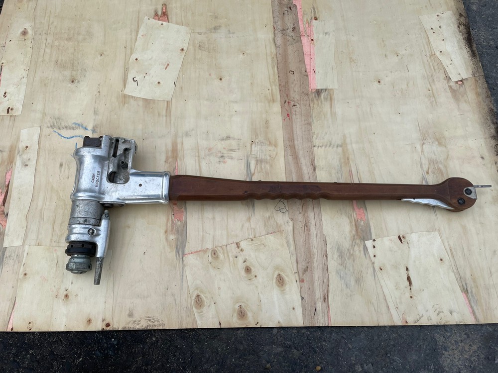 Cash Cattle Knocker # 202 116. For Parts Or Rebuilding.