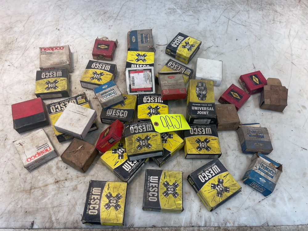 NOS Wesco Fomoco Spicer U-Joints CBAN570 1443887 163392 820003 CBA120