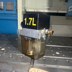 SKF MKU11-KW2-J0051 Lubricator Oil Pump Oiler 16 Bar 0.1 L/min 100VAC 2L Tank