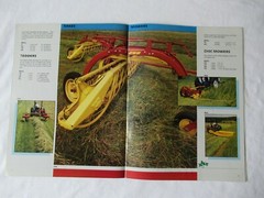 1988 New Holland farm equipment buyer’s guide catalog brochure 20 pages