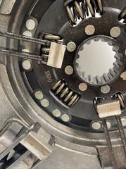 12-1/4″ Dual Stage Clutch Unit zc2107 d219 049x not sure what it fits..