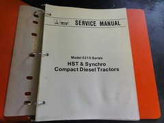 Allis-Chalmers Model 5215 Series HST & Synchro Diesel Tractors Service Manual