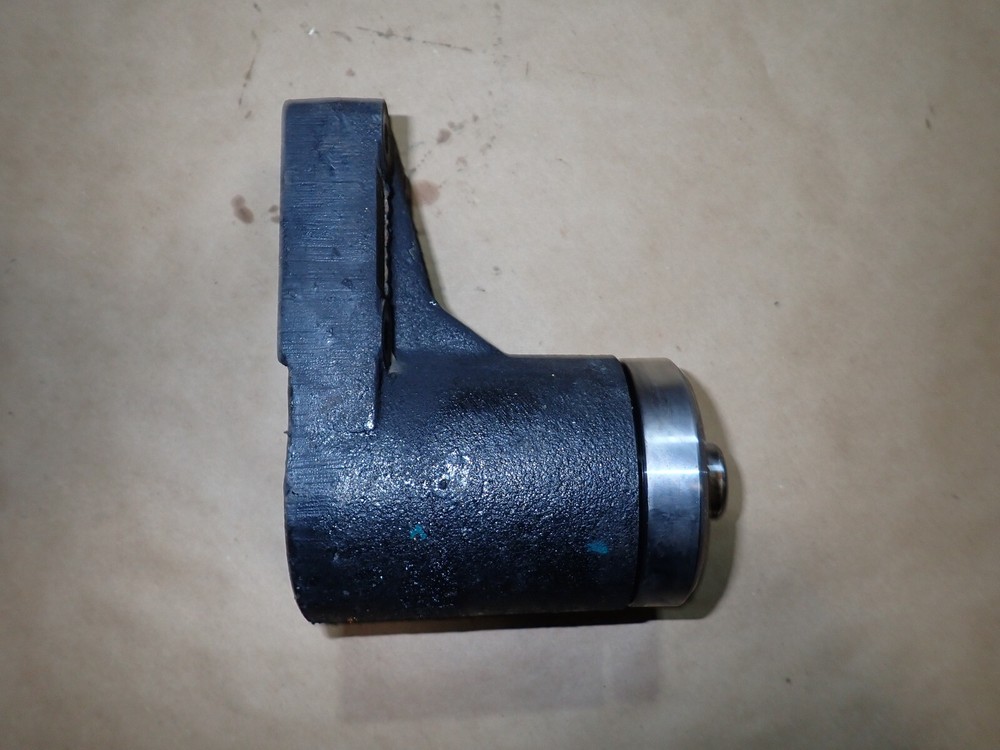 Cummins 6B 5.9 Diesel Engine Fan Drive Mount 5260996 3913433 OEM Take Off!