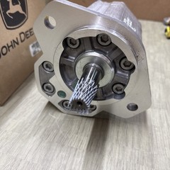 John Deere AT369328 Hydraulic Motor, Fan Drive