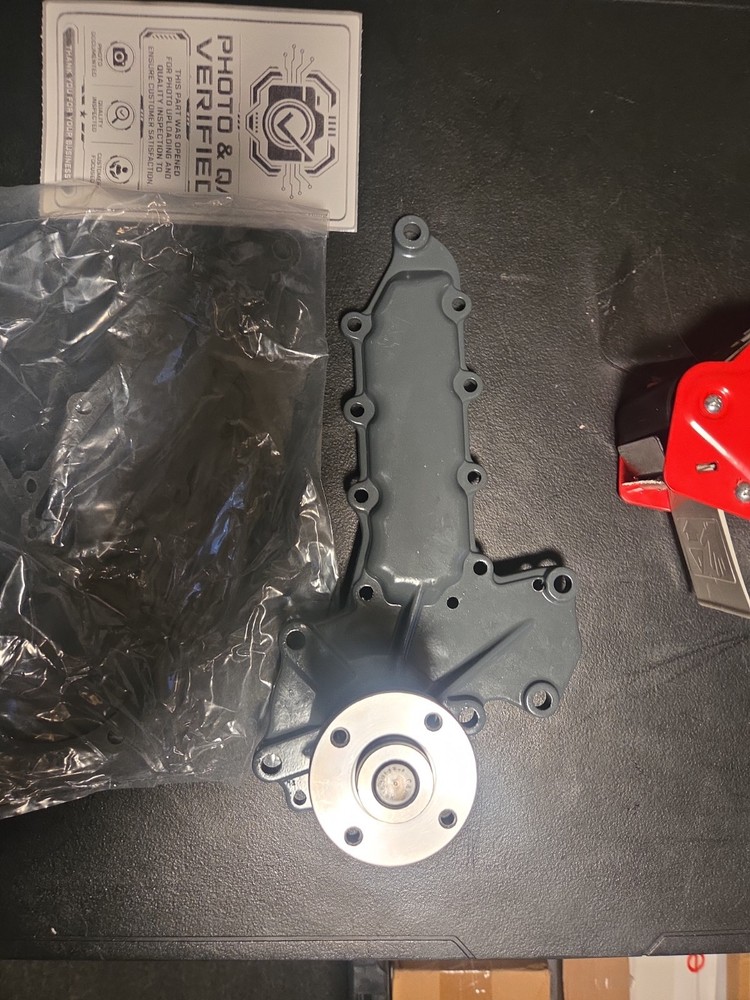High-Performance Water Pump for Kubota Engines L235 L275 L355S R420 R520 V1902 V