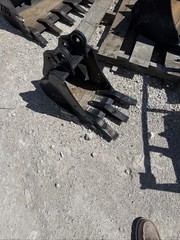 12 Inch Yanmar Tooth Bucket 30 Mm Pin A-T12-V15BK 409057-13 Mini Excavator