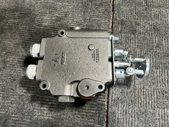Cross Manufacturing Hydraulic Valve Cast Iron 136254 BA211AAG3EA3