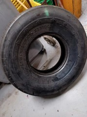 10.00-15 TIRE NEW COSMETIC BLEM 8PLY F-1 HIGHWAY SERV. IMPLEMENT 100015 10.00 15