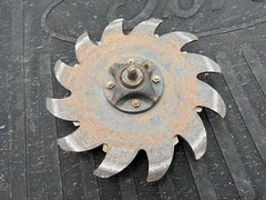 YETTER ROW CLEANER ASSEMBLY INCLUDES ONLY PARTS AS SHOWN IN PHOTOS 2555-081