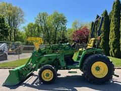 2019 John Deere 3033R Tractor