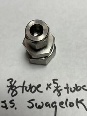SS-1010-6-6 SWAGELOK 5/8 Tube X 3/8 Tube Reducing Union Adapter ———— NEW