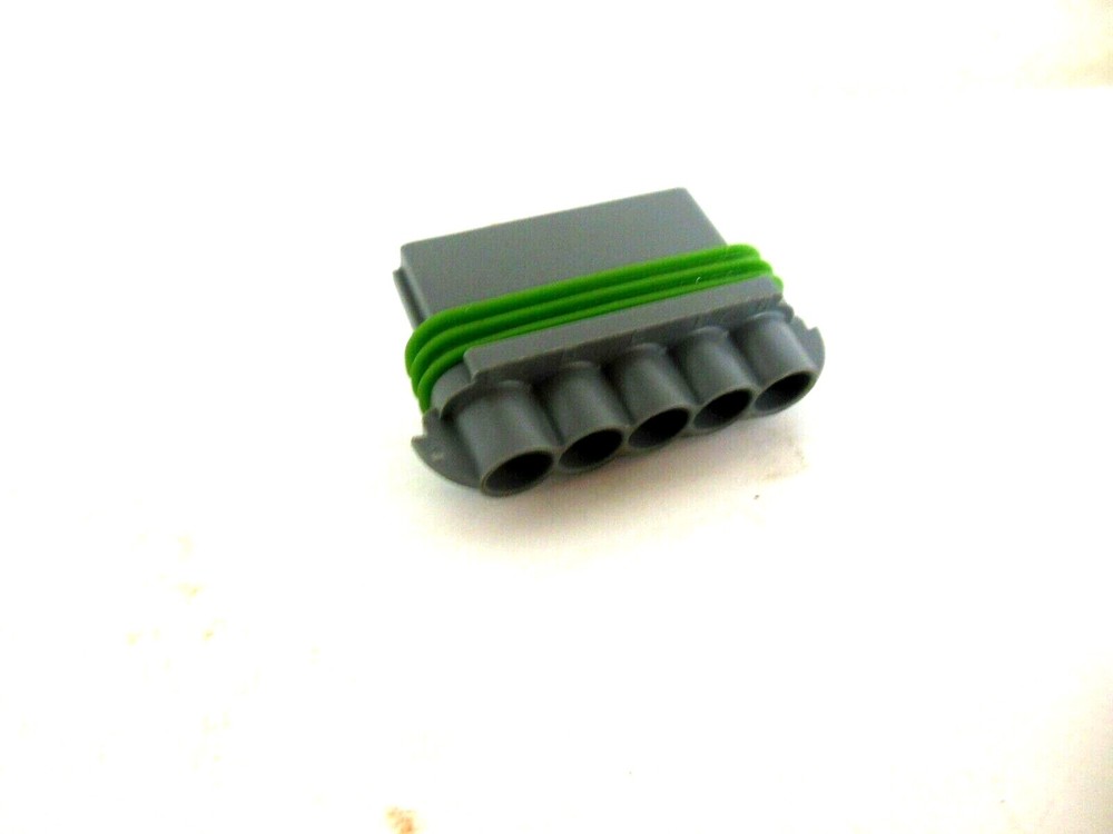 JOHN DEERE ELECTRICAL 5 WIRE CONNECTOR HOUSING 57M7301