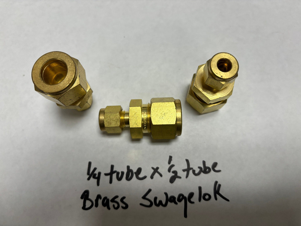 B-810-6-4 SWAGELOK 1/4 Tube X 1/2 Tube Union Reducing Adapter- BRASS —— NEW